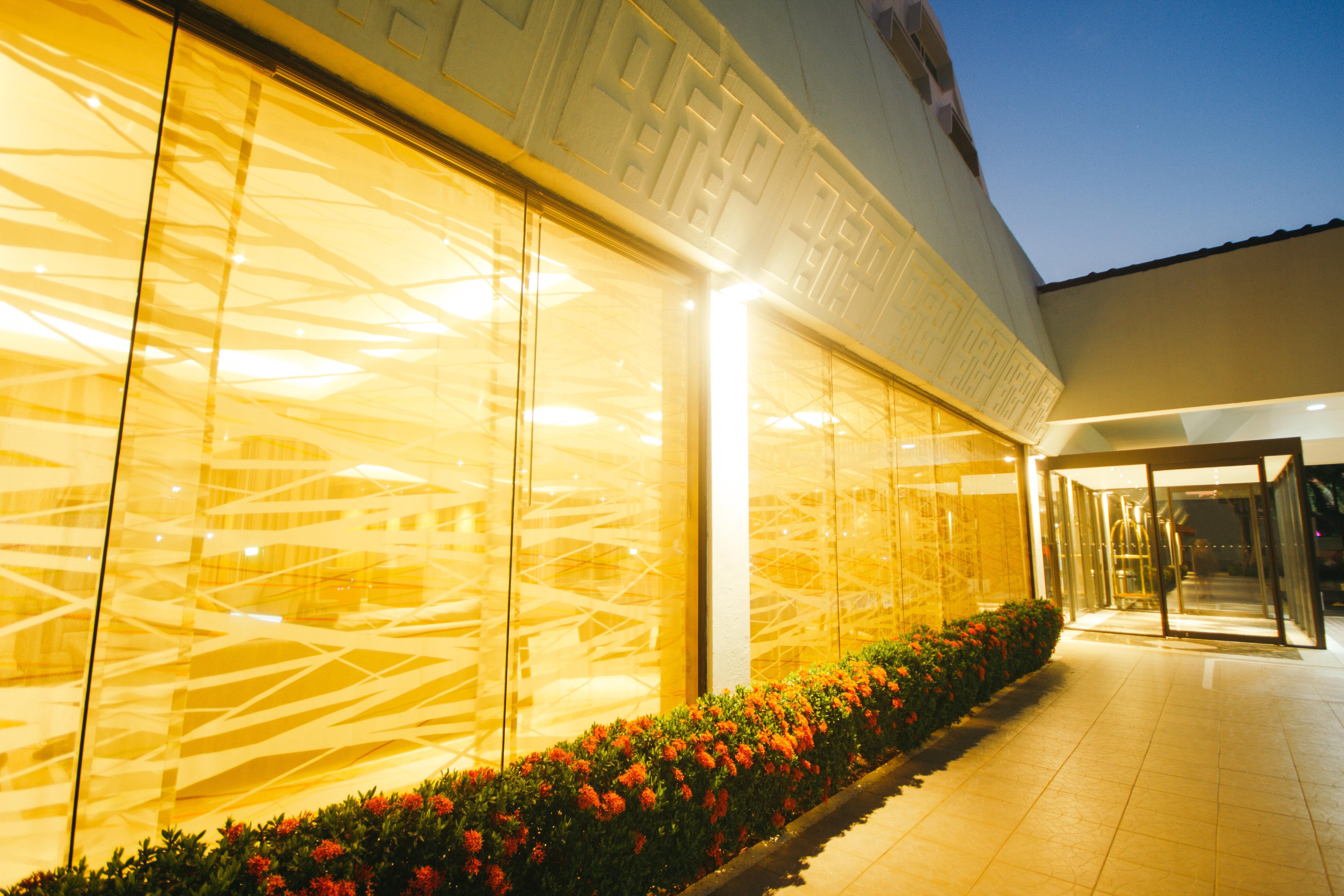 Отель Crowne Plaza Managua By Ihg Экстерьер фото