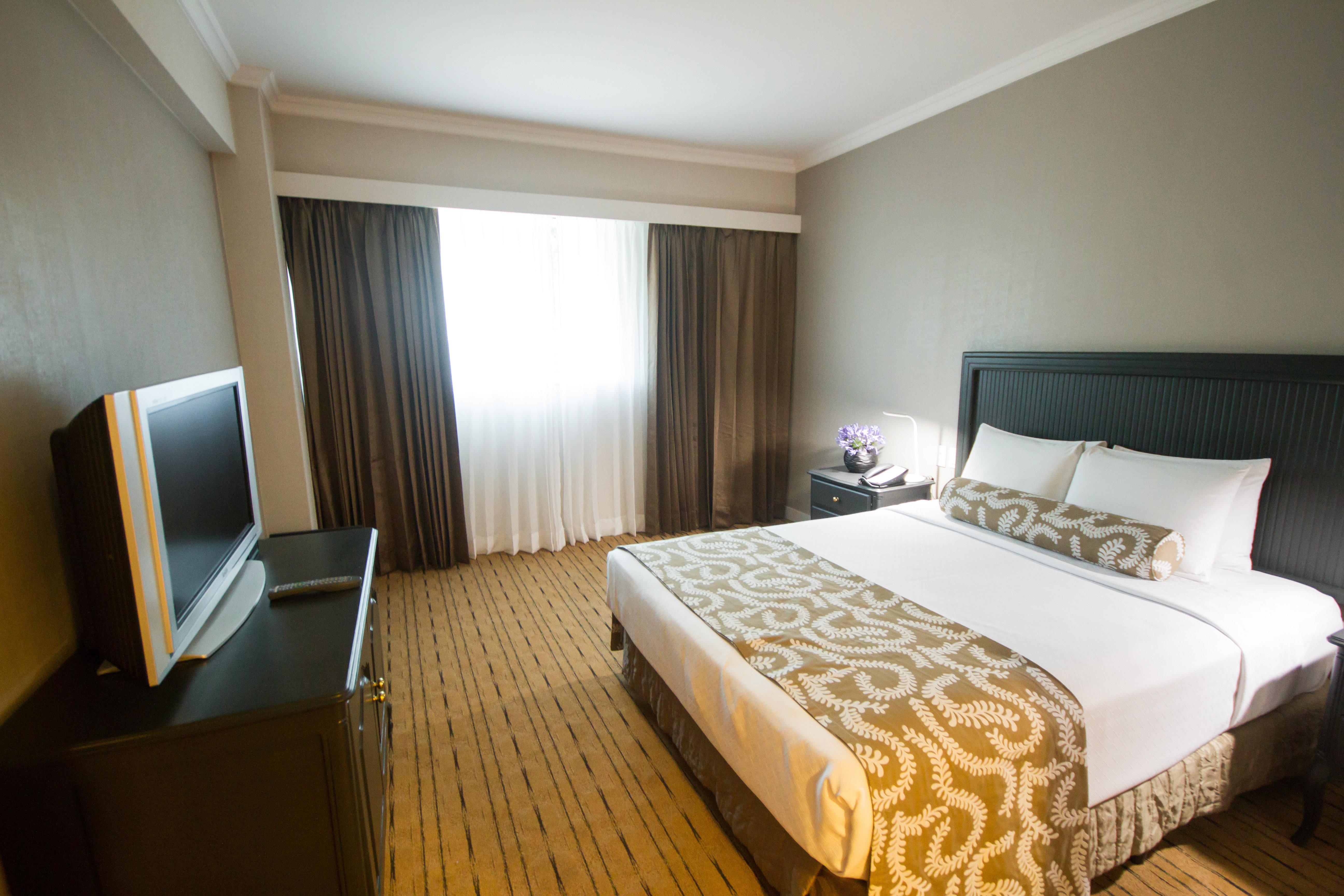 Отель Crowne Plaza Managua By Ihg Экстерьер фото