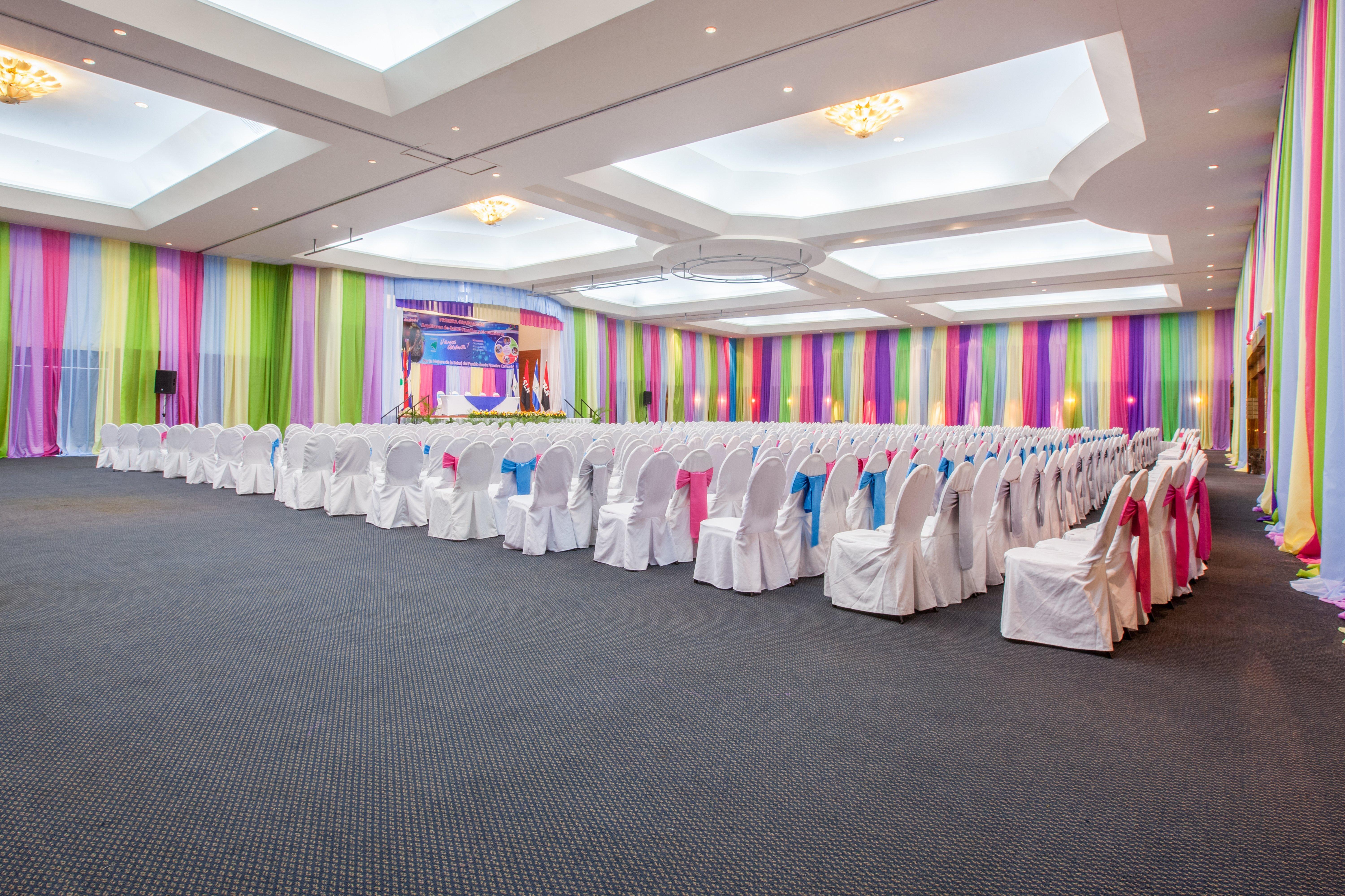 Отель Crowne Plaza Managua By Ihg Экстерьер фото