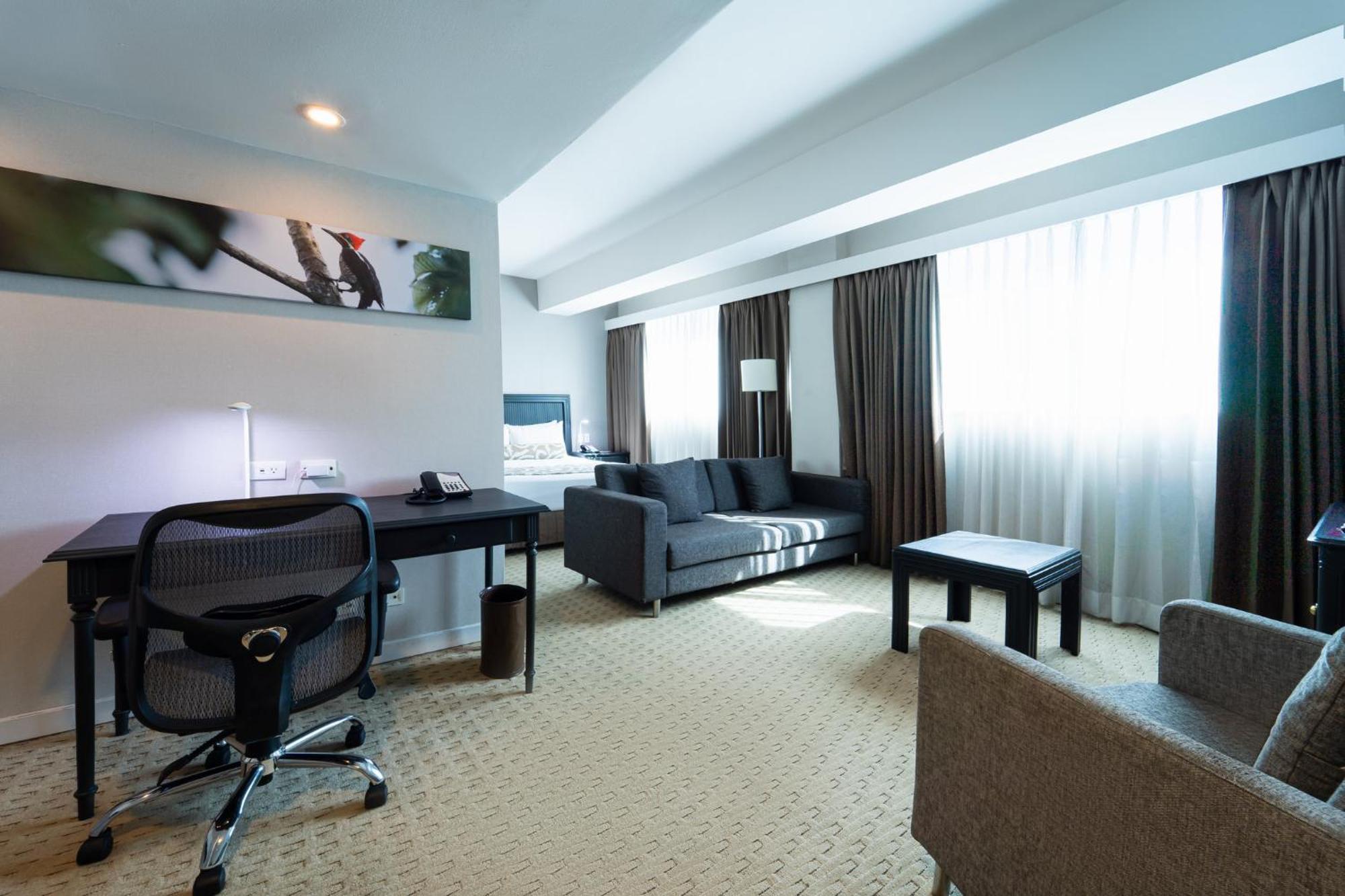 Отель Crowne Plaza Managua By Ihg Экстерьер фото