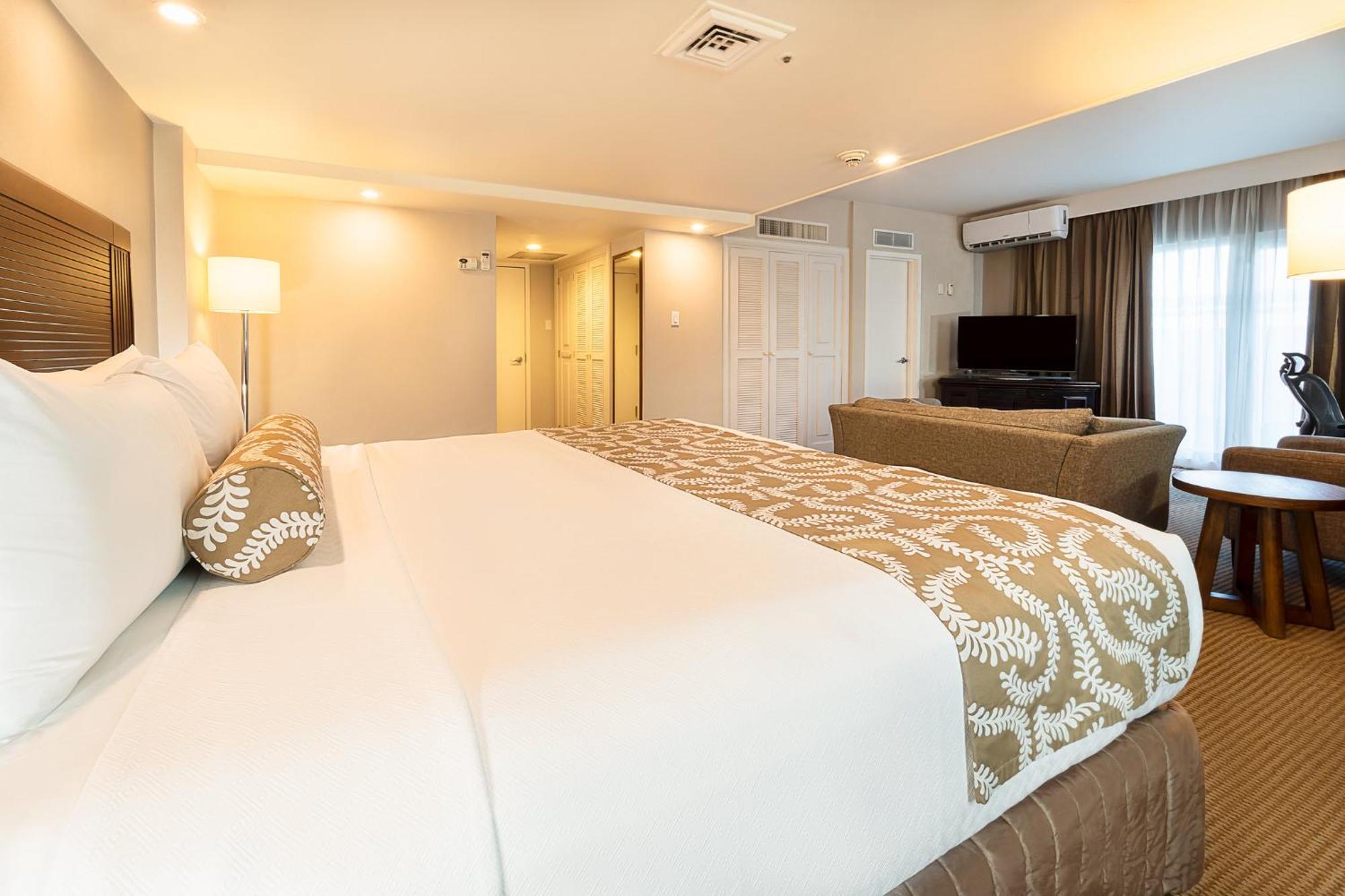 Отель Crowne Plaza Managua By Ihg Экстерьер фото