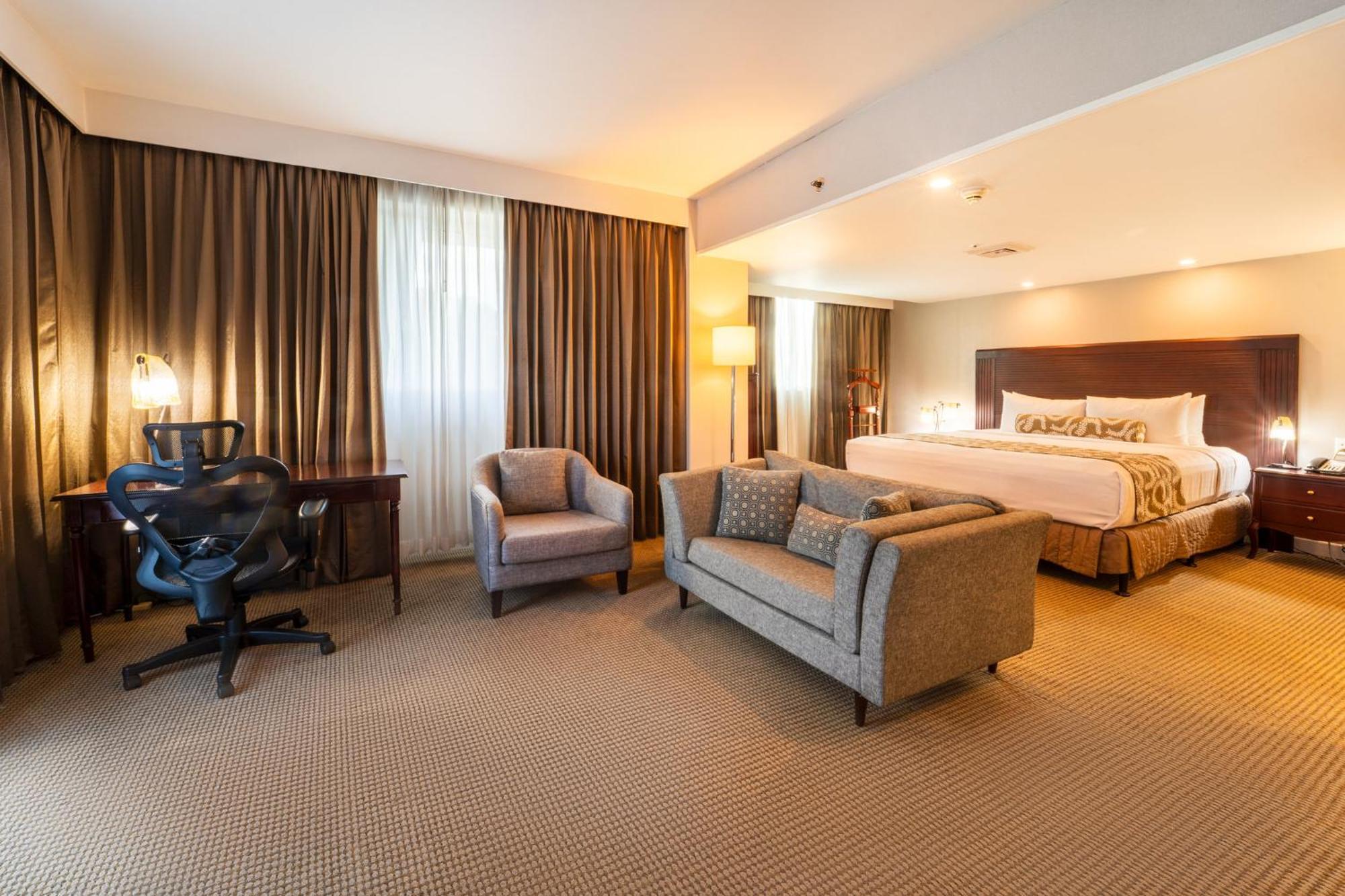 Отель Crowne Plaza Managua By Ihg Экстерьер фото